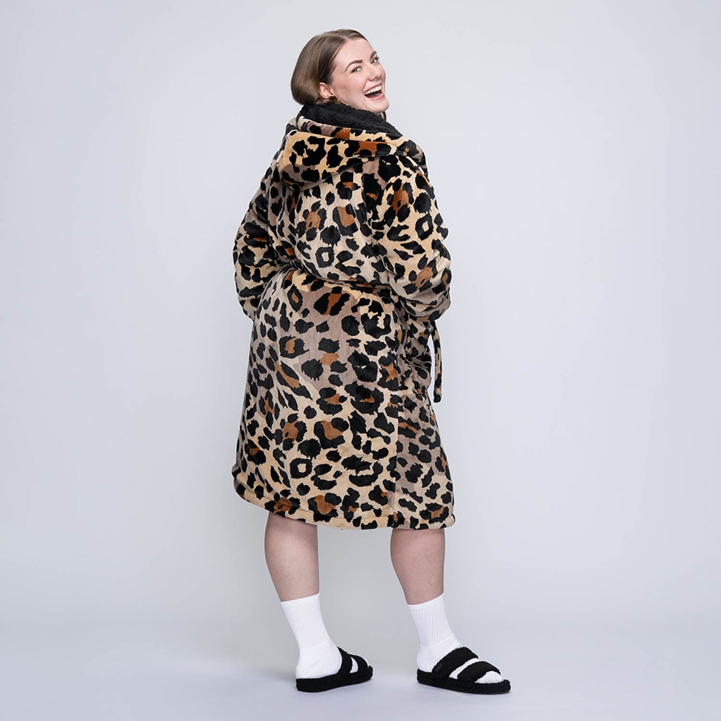 size: Tayla is 5’7” wearing a size L/XL