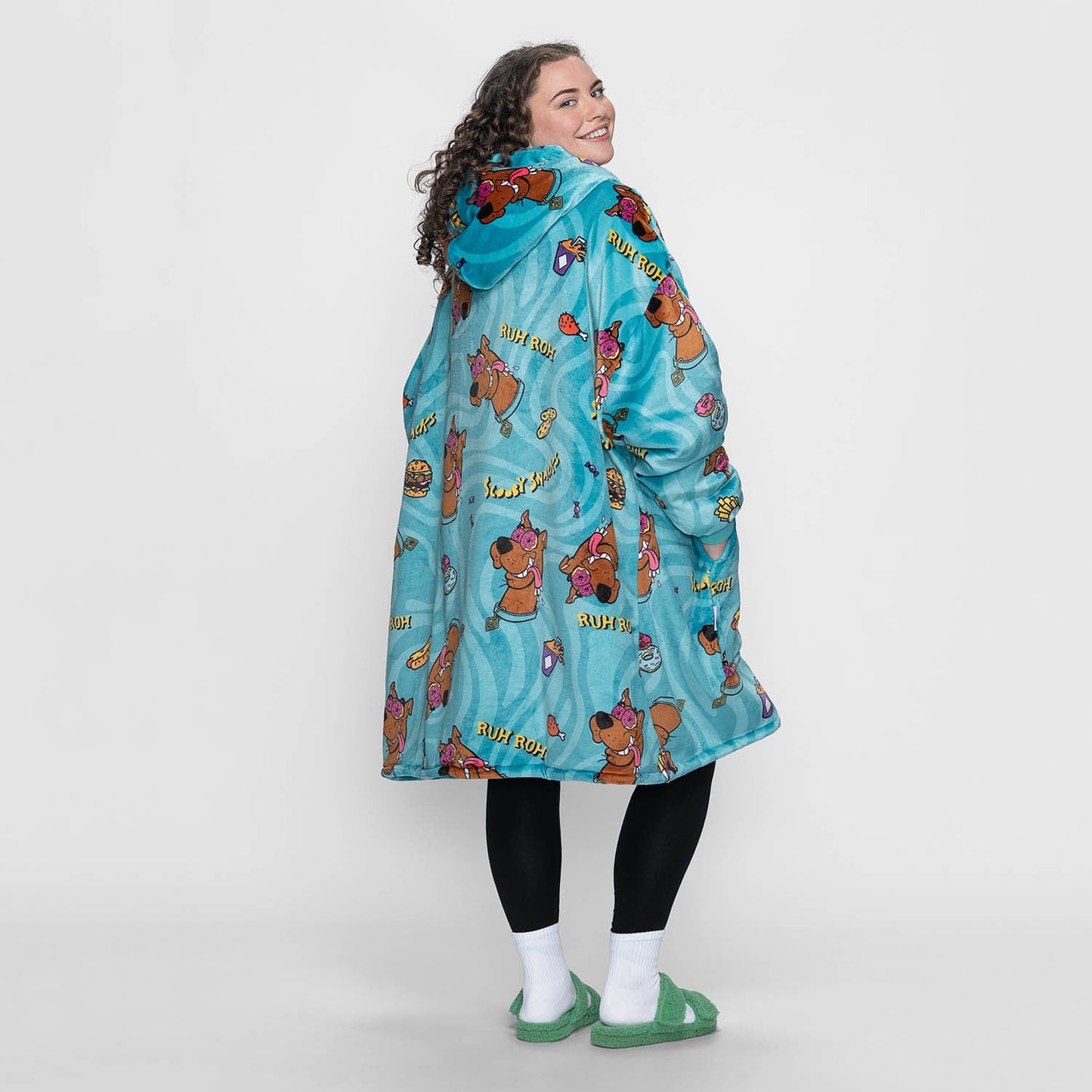 size: Finty is 5′7″ wearing a size OOD