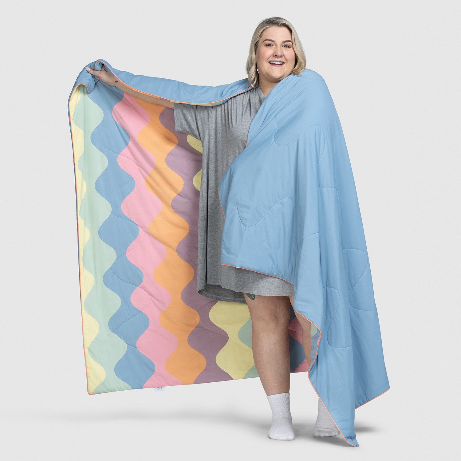 Lilac Pastel Wave Cooling Blanket – The Oodie Canada
