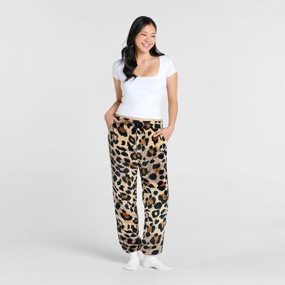 size: Ailene is 178cm wearing a size S/M