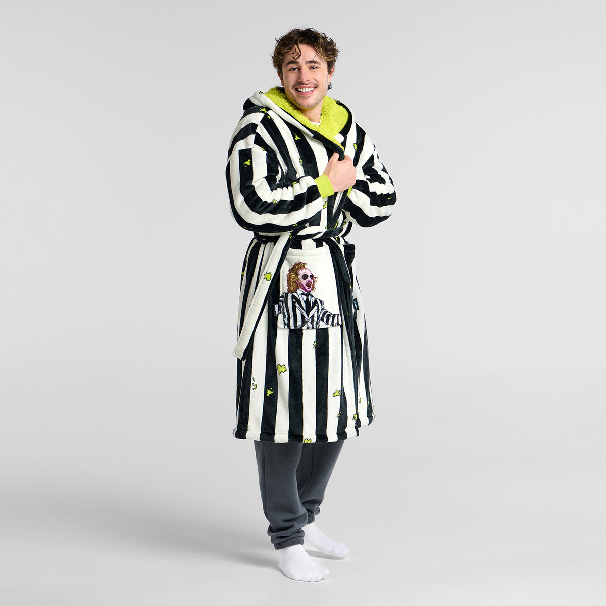 size: Cole is 183cm wearing a size L/XL