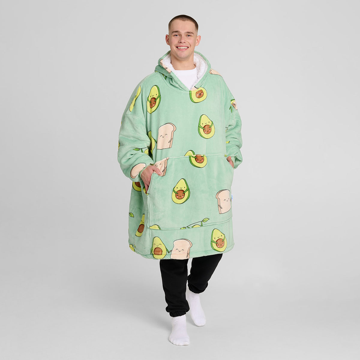 size: Riley is 182cm wearing a size L/XL