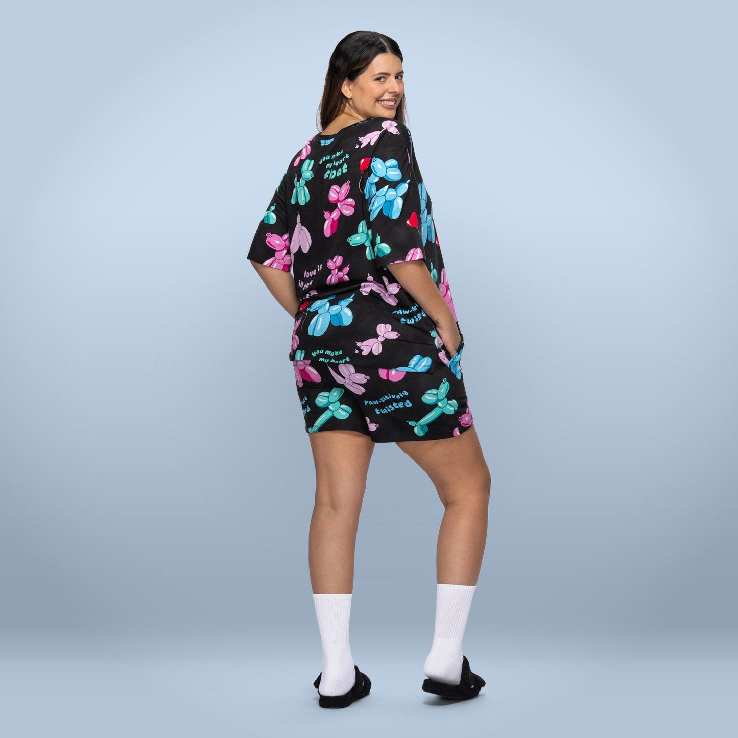 size: Serena is 5’11” wearing a size XL