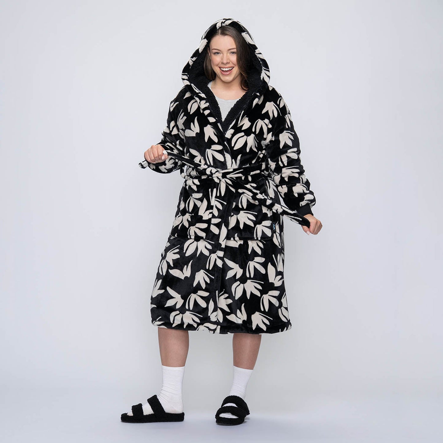 size: Mackenzie is 5’7” wearing a size S/M