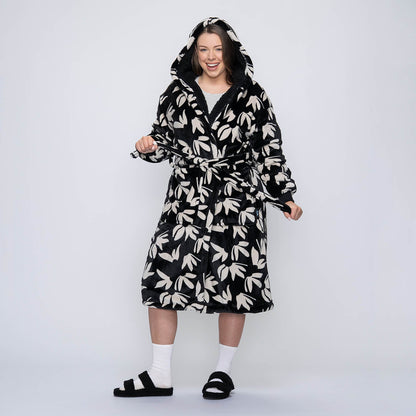 size: Mackenzie is 5’7” wearing a size S/M