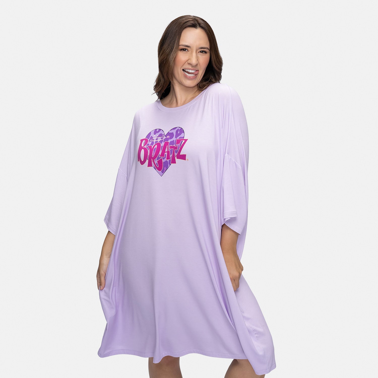 size: Mia is 5'7" wearing a size OSFM