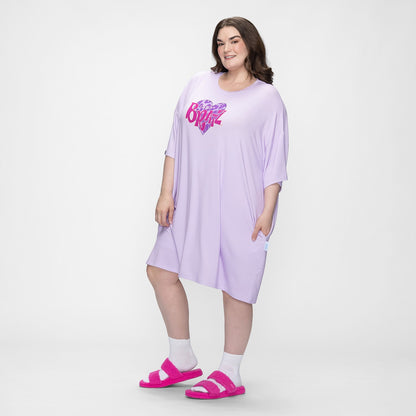 size: Claudia is 5'8" wearing a size OSFM