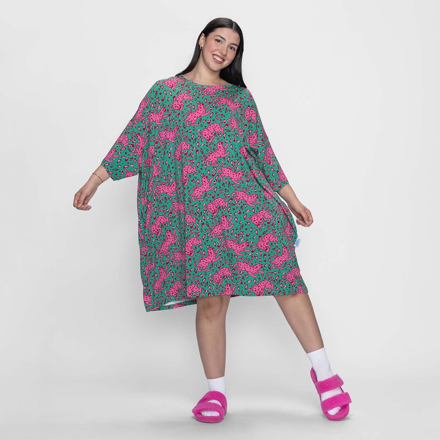 size: Sharnaya is 5′4” wearing a size OSFM