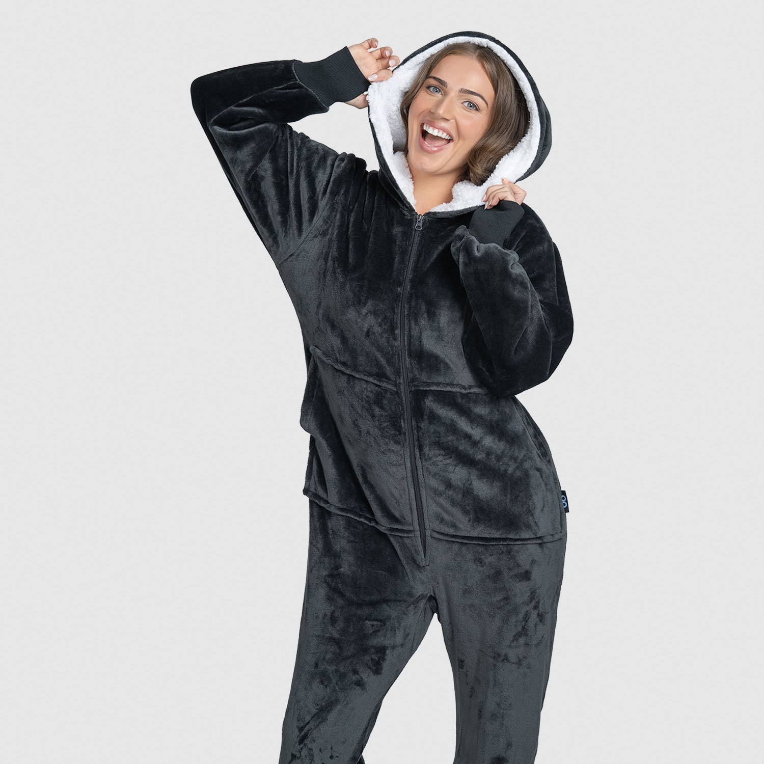 size: Tiyannah is 5'9" wearing a size S/M