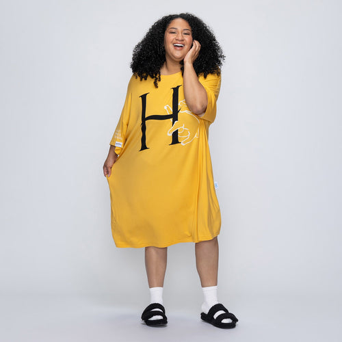 size: Aisha is 161cm wearing a size S/XL