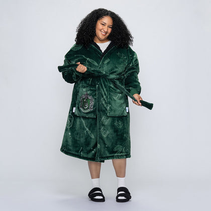 size: Aisha is 161cm wearing a size L/XL