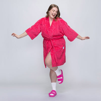 size: Tayla is 5’7” wearing a size  L/XL