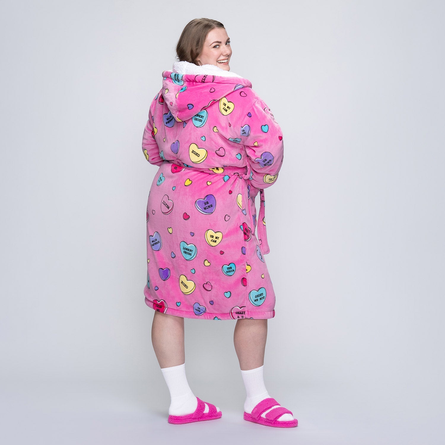 size: Tayla is 5’7” wearing a size  L/XL