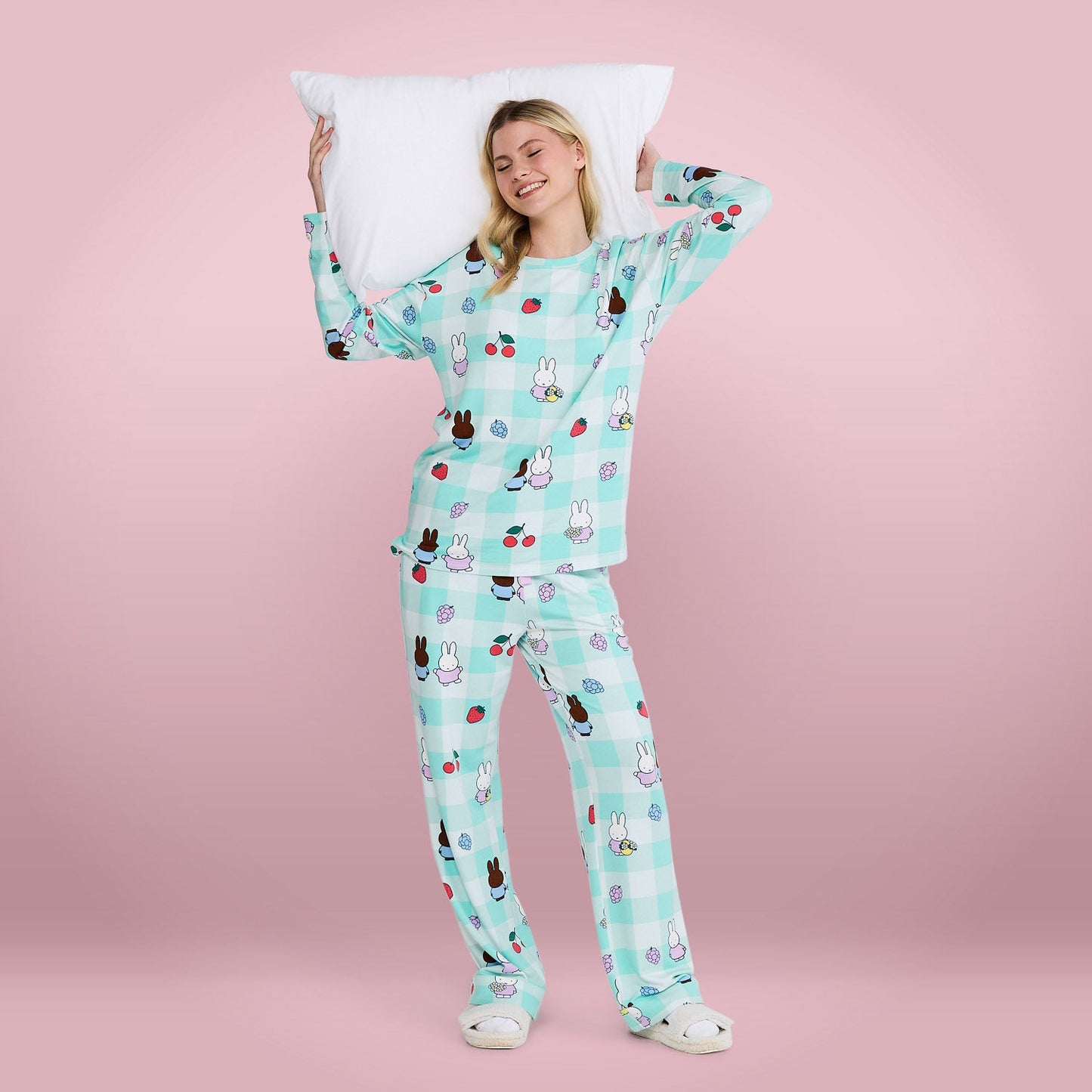 size: Jess is 5’8” wearing a size S