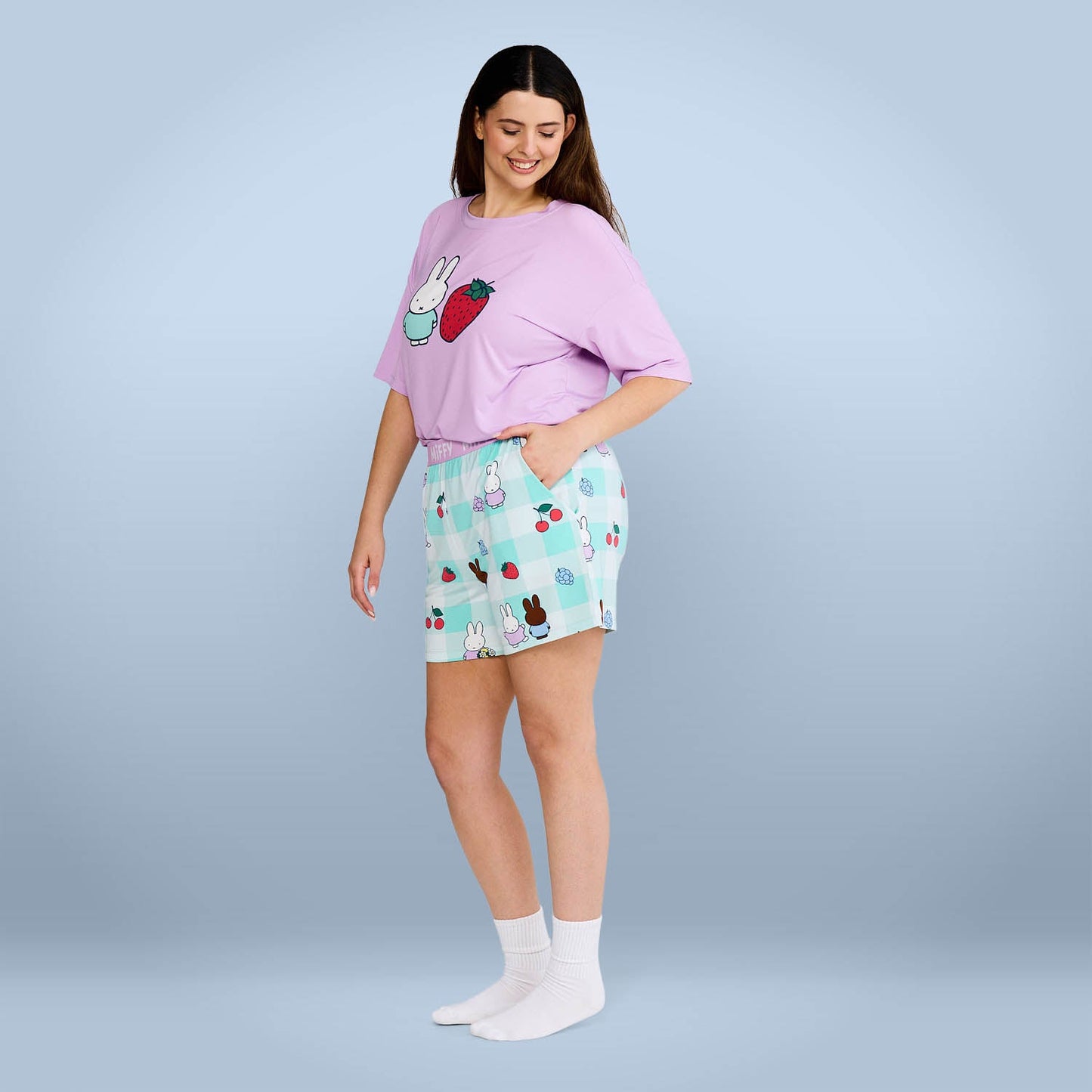 size: Serena is 5’11” wearing a size L/XL