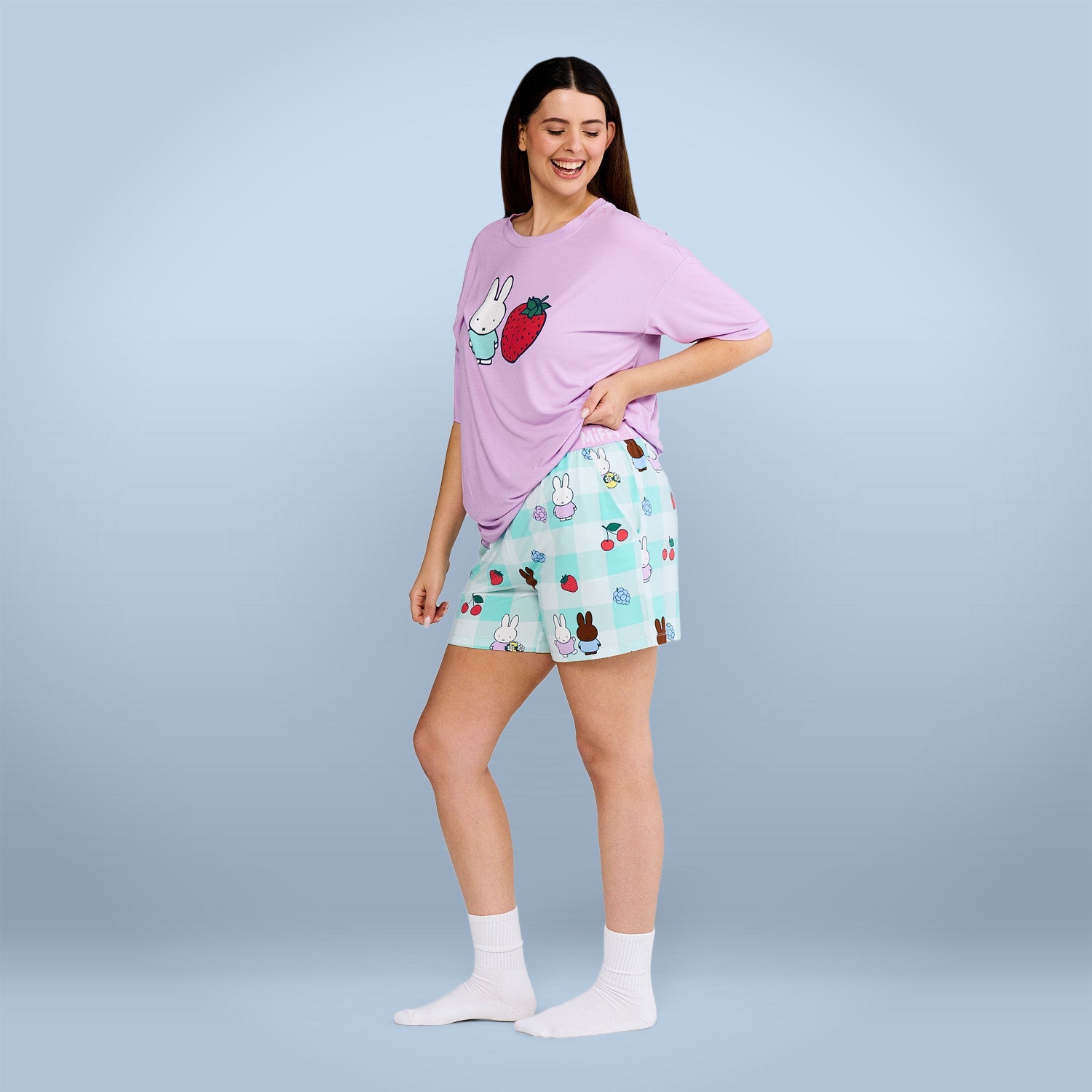 size: Serena is 5’11” wearing a size L/XL