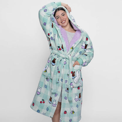 size: Sharnaya is 5'3" wearing a size S/M