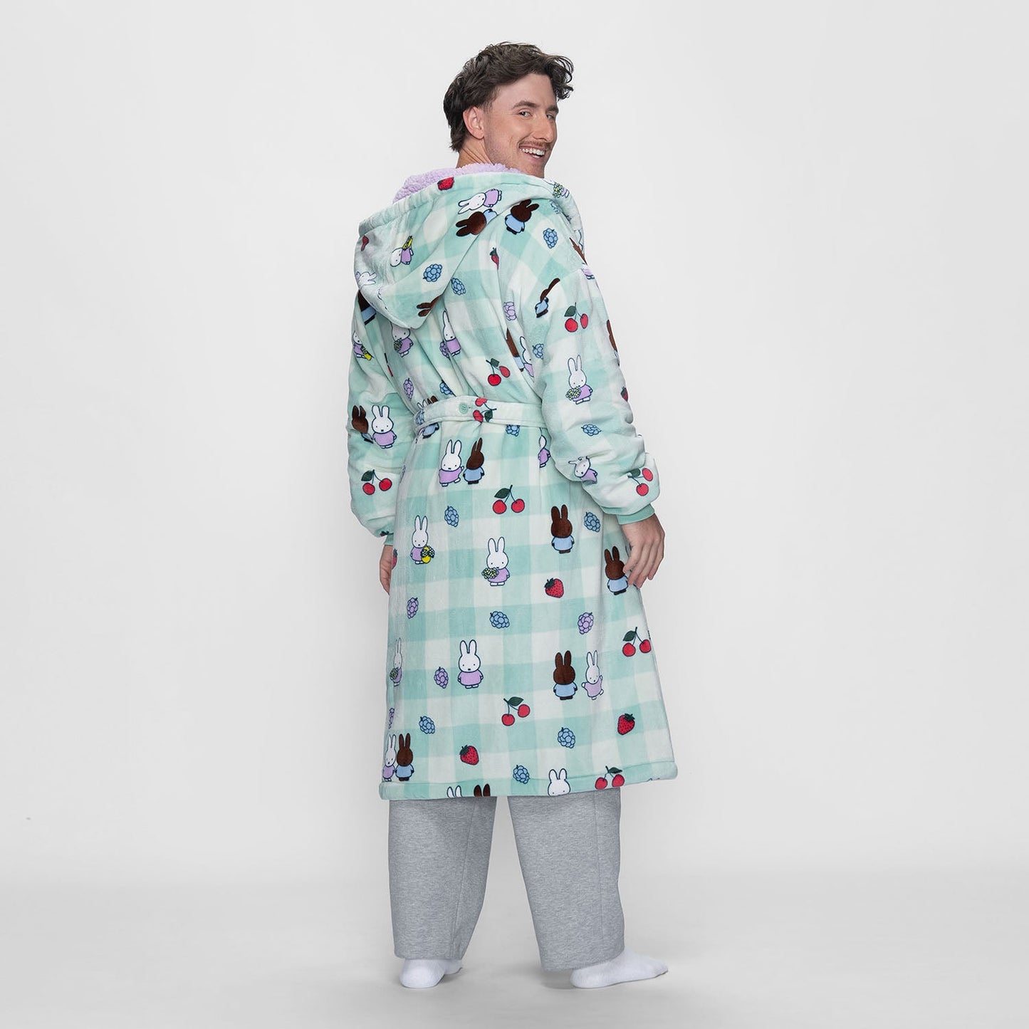 size: Matt is wearing a size  L/XL