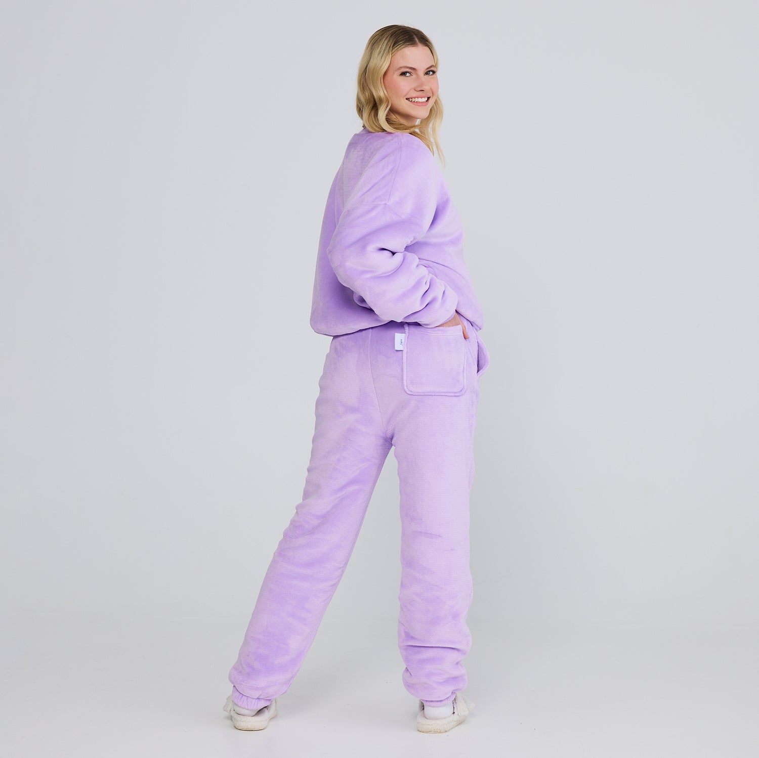 size: Jess is 5’8” wearing a size S/M