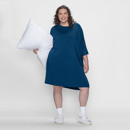 size: Finty is 5′7″ wearing a size OSFM