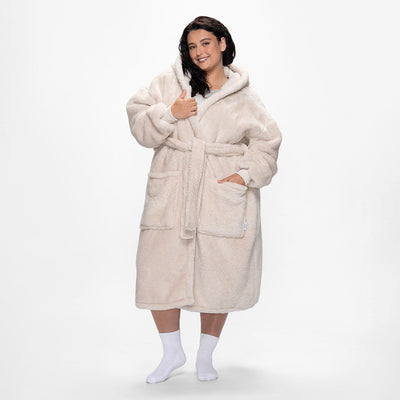 size: Aaliyah is 6′0″ wearing a size L/XL