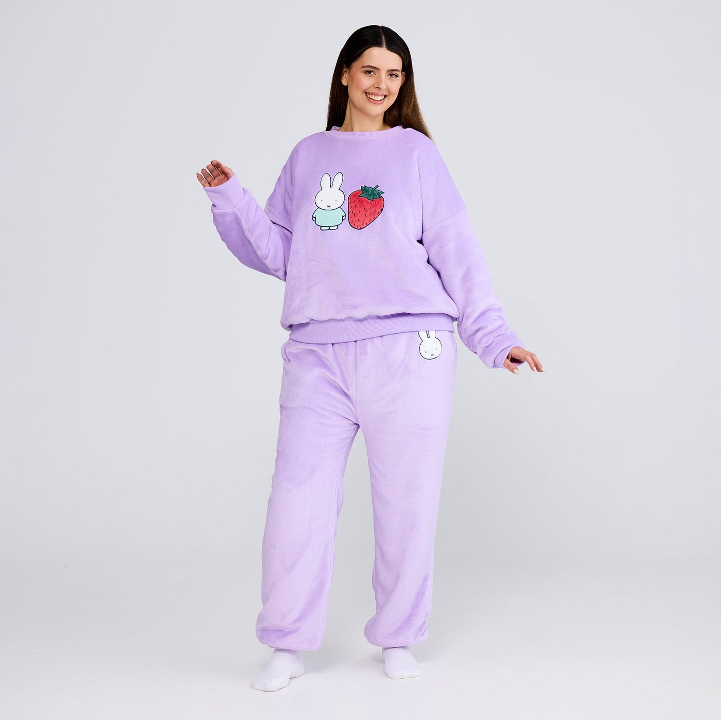 size: Serena is 5’11” wearing a size L/XL