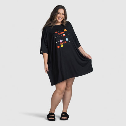 size: Caitlin is 6'0" wearing a size S-XL