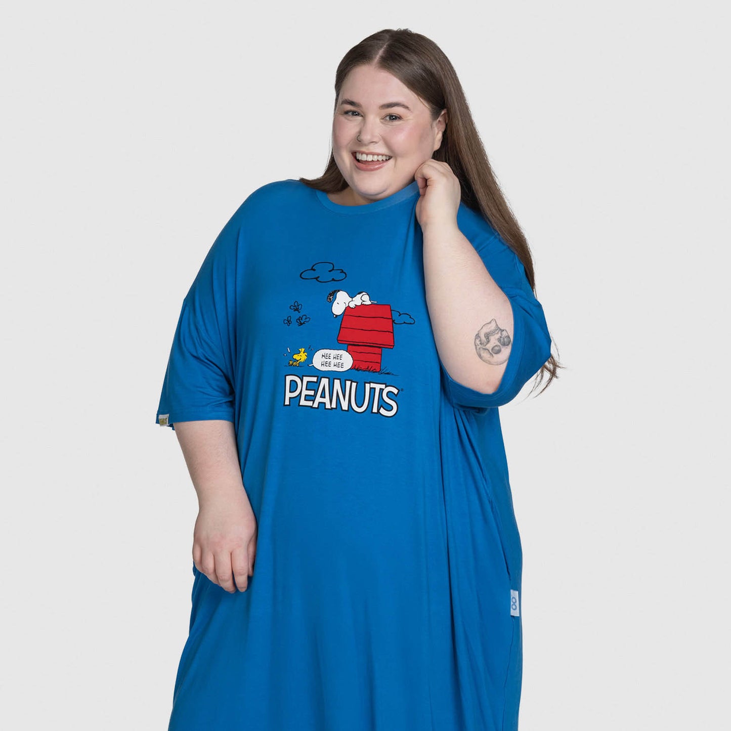 size: Lucy is 5'9" wearing a size S/XL