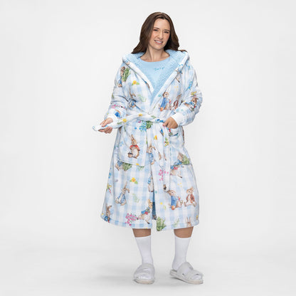 size: Mia is 170cm wearing a size S/M