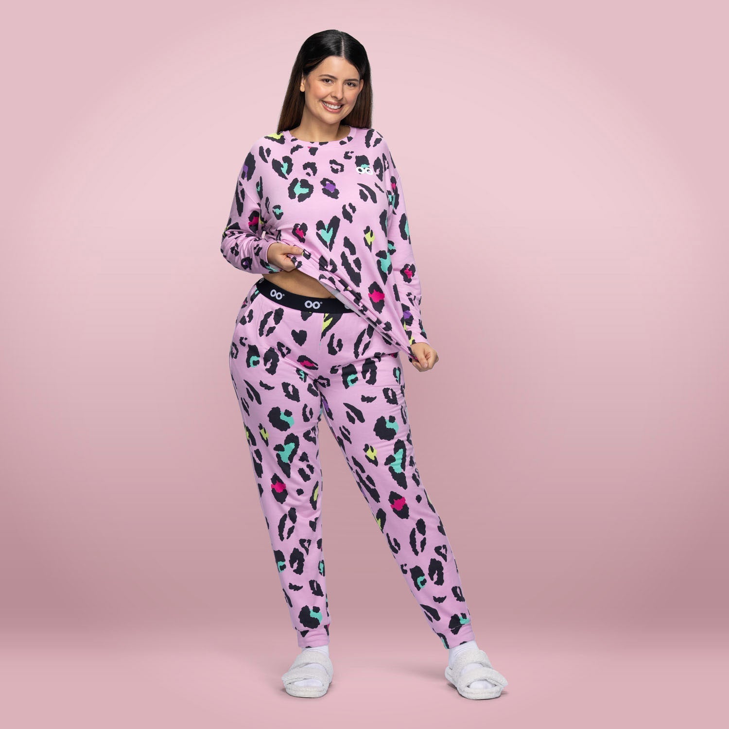 size: Serena is 5’11” wearing a size XL