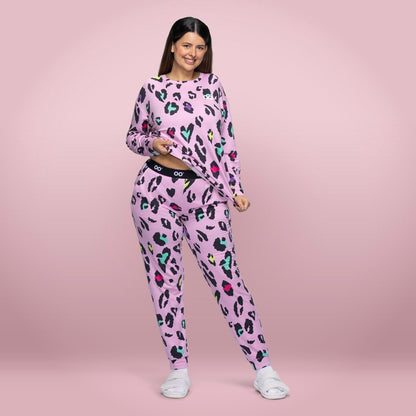 size: Serena is 5’11” wearing a size XL