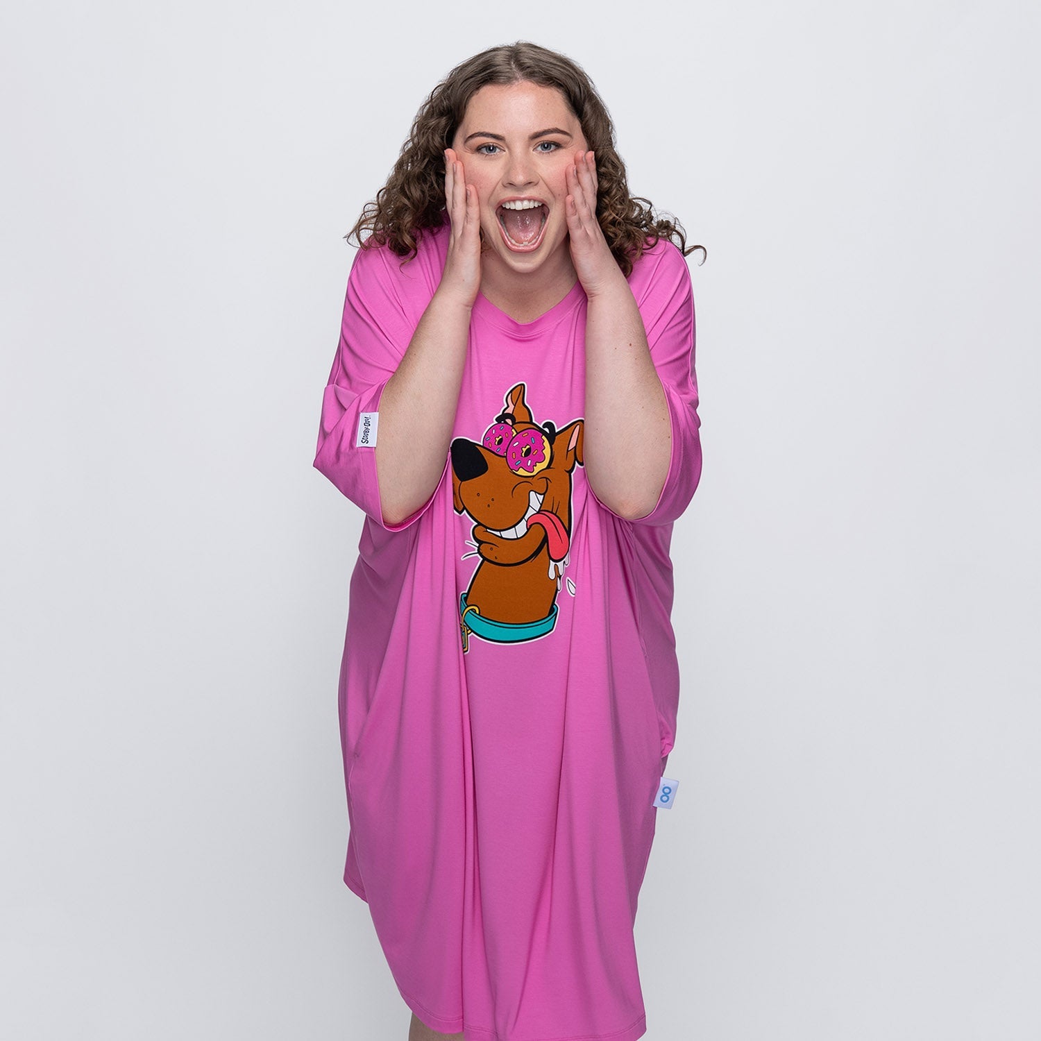 size: Finty is 5′7″ wearing a size OSFM