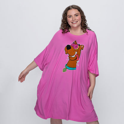 size: Finty is 5′7″ wearing a size OSFM