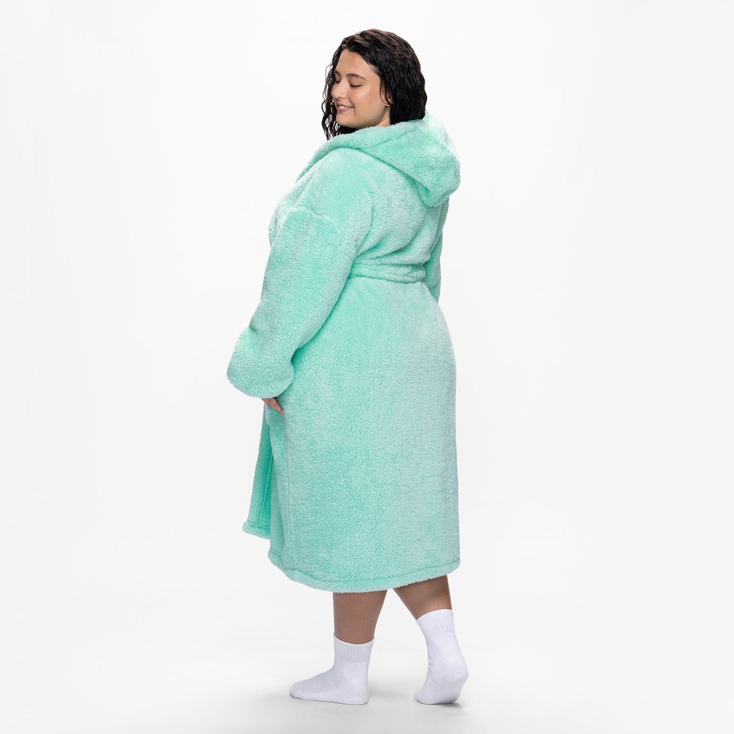 size: Aaliyah is 6′0″ wearing a size L/XL