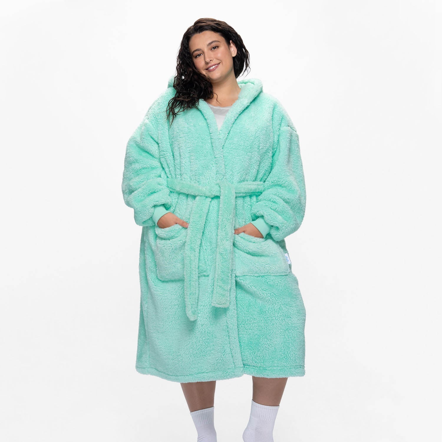 size: Aaliyah is 6′0″ wearing a size L/XL