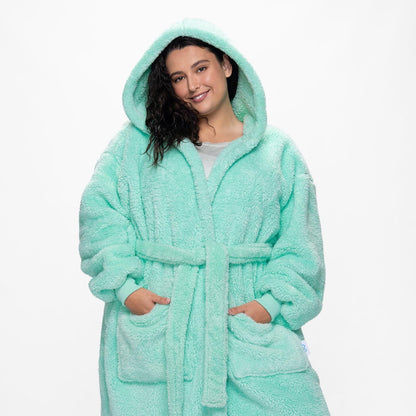 size: Aaliyah is 6′0″ wearing a size L/XL