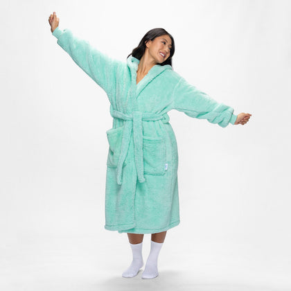 size: Yeryn is 5′5″ wearing a size S/M