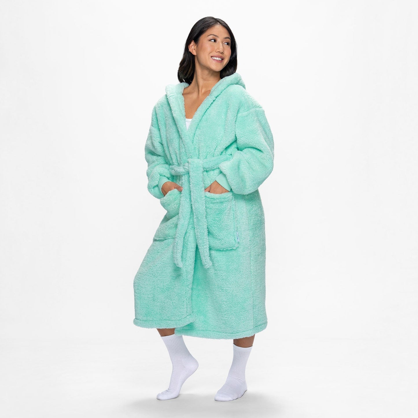 size: Yeryn is 5′5″ wearing a size S/M