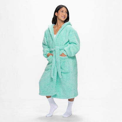 size: Yeryn is 5′5″ wearing a size S/M