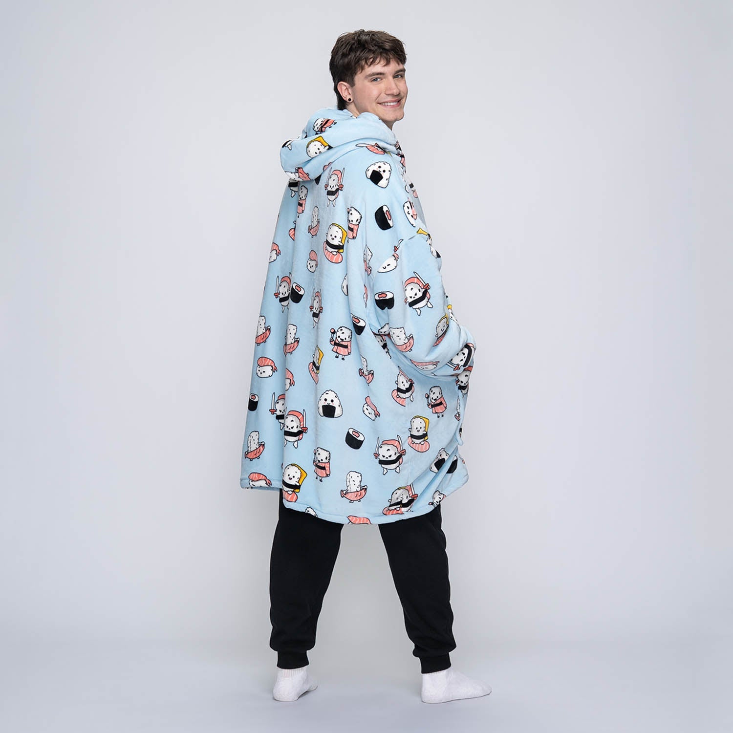 size: Connor is 6'0" wearing a size OOD